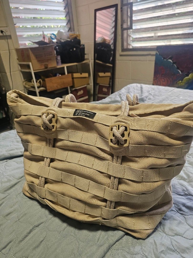 Nike AF1/ RMM Totebag (26l) (Category: Tote Bags) located in Manila. Submitted by ditrik26 (Listing ID 1464207585, Image 2). Description: light beige colorway Authentic 18" x 15" Decluttering color may varie due to lighting. (in daylight conditions its off white).