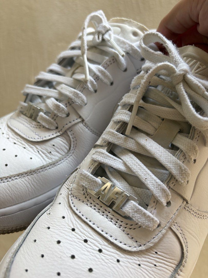 Nike Air Force 1 Low White (Category: Sneakers) located in Las Pinas. Submitted by elainemendozad (Listing ID 1464406204, Image 3). Description: Classic white Nike Air Force 1s (low-top). Leather. Shows some sole wear and creasing but still good for daily use. Includes original laces and lace locks..
