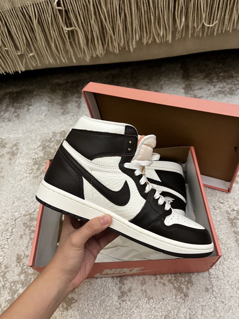 Nike Air Jordan 1 High OG (Category: Sneakers) located in Manila. Submitted by deexieserra (Listing ID 1464458928, Image 1). Description: - like new Nike Air Jordan 1 High OG - Colorway: Baroque brown - Size: US Men's 8 - Classic high-top design - Includes original box *once used Rfs: Will buy a new pair Size: 39.