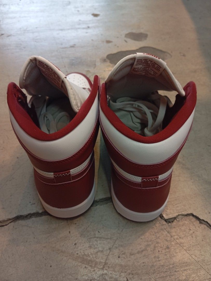 Nike Air Jordan 1 Retro high (Category: Casual Shoes) located in Manila. Submitted by anrey.dept19 (Listing ID 1464424906, Image 3). Description: Nike Air Jordan 1 Retro high Size: 9.5.