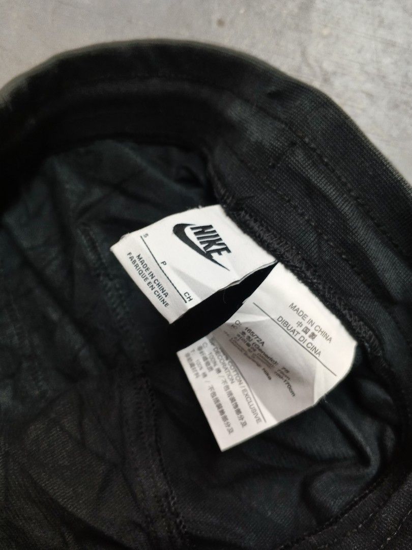 Nike alumni (Category: Shorts) located in Daraga. Submitted by trippythrifter (Listing ID 1464452750, Image 3). Description: size small.