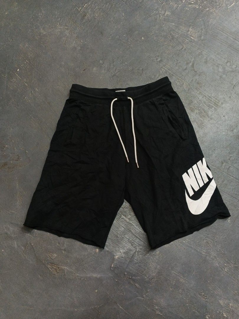 Nike alumni (Category: Shorts) located in Daraga. Submitted by trippythrifter (Listing ID 1464452750, Image 1). Description: size small.