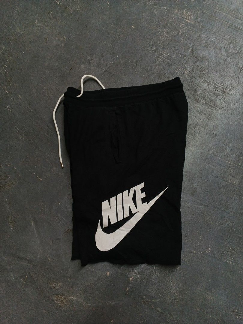 Nike alumni (Category: Shorts) located in Daraga. Submitted by trippythrifter (Listing ID 1464452750, Image 2). Description: size small.