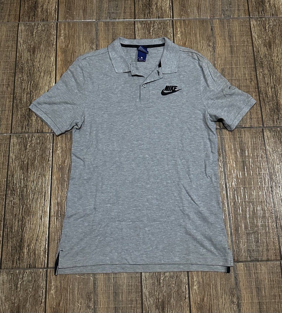 NIKE BASIC LOGO (Category: Tshirts & Polo Shirts ) located in Manila. Submitted by urban-vintage_2 (Listing ID 1464410120, Image 1). Description: ISSUE: WASHABLE STAIN (NEED WASH) MOP :GCASH (NO COD) SHIP VIA: LALAMOVE & J&T LOCATION: PASIG CITY LENGTH: 28 WIDTH :19.