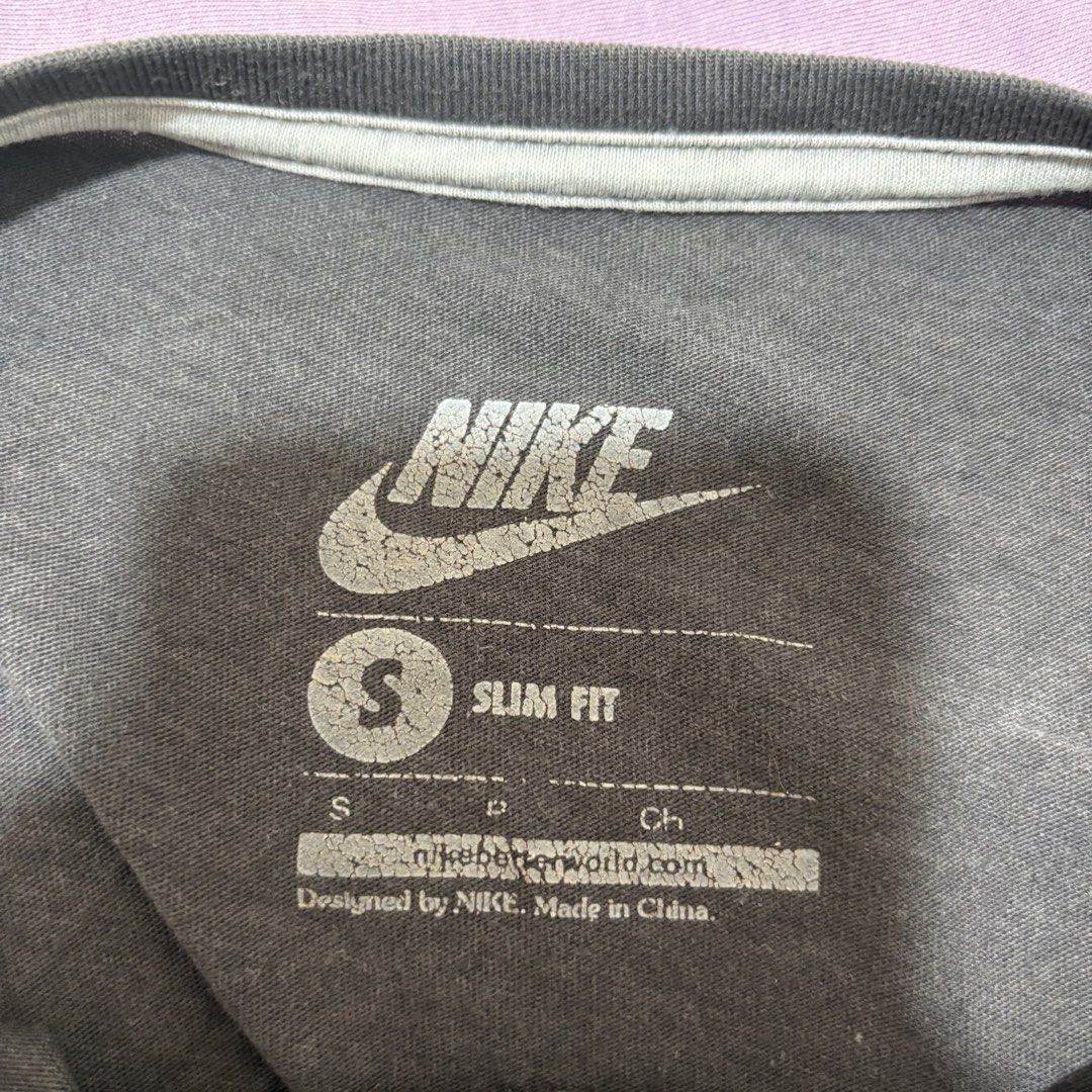 Nike Big Logo Gray Shirt (Category: Shirts) located in Bulacan. Submitted by laleesa_ (Listing ID 1464437980, Image 2). Description: XS-Small Women Slim fit Manipis tela good for pambahay No issue sa print.