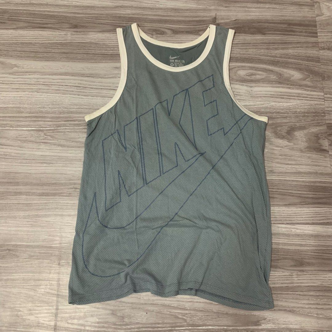 Nike biglogo tanktop (Category: Activewear) located in Cavite. Submitted by yobubsss (Listing ID 1464553532, Image 1). Description: Size medium 20w 28L Good condition No issue.