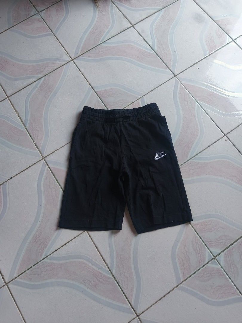 Nike Black Shorts (Category: Shorts) located in Manila. Submitted by cookthrift (Listing ID 1464372098, Image 2). Description: - Black Nike Shorts - Size Small - Features: Elastic waistband with drawstring - Origin: Made in Cambodia - Ideal for: Casual wear or sports activities size 24-28 length 19 excellent no issue .