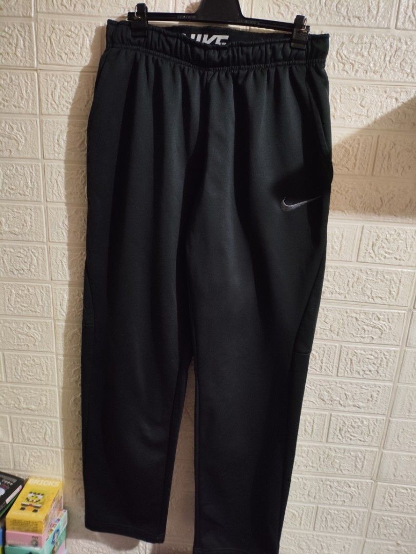 Nike Black Sweatpants Joggers Athletic Pants (Category: Joggers) located in Quezon City. Submitted by tuubbs (Listing ID 1464417961, Image 1). Description: authentic nike sweatpants w32-34 haba 40 ang solid pa neto malike new pa pang gearup nyo novaliches nitang loc ko pwede mo palalamove or jnt sa malayo dm ka nalng.