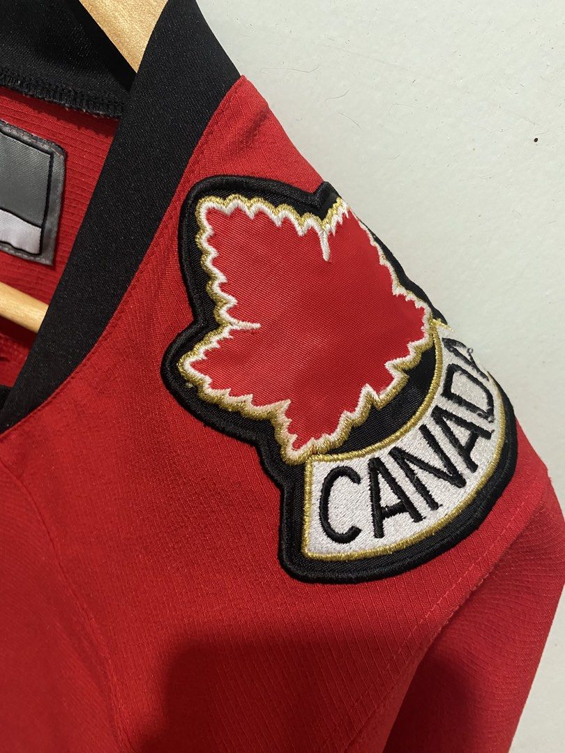 NIKE CANADA HOCKEY JERSEY (Category: Tshirts & Polo Shirts ) located in Rizal. Submitted by thrift.cartel (Listing ID 1464444286, Image 3). Description: NEED WASH.