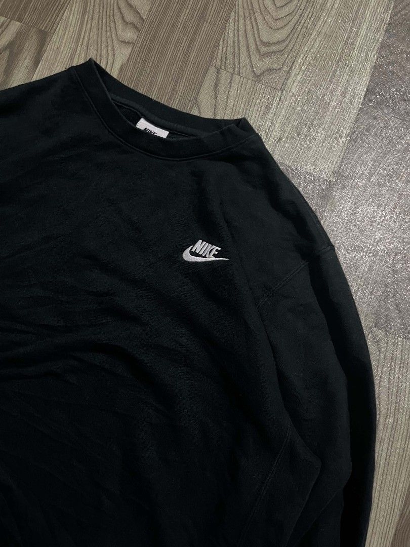 Nike Club Fleece (Category: Hoodies) located in Tayabas. Submitted by sickfinds (Listing ID 1464380144, Image 2). Description: Nike Club Fleece Large No flaws Excellent Condition Needwash.