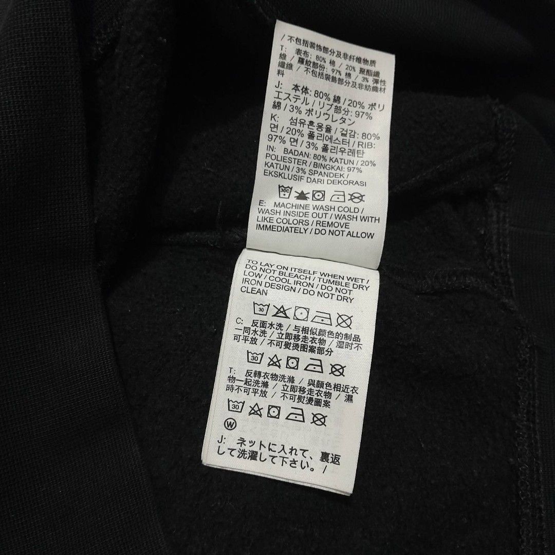 Nike Double Swoosh (Category: Activewear) located in Calamba. Submitted by thrift0917 (Listing ID 1464412202, Image 3). Description: Nike Double Swoosh Bago mag-check out, paalala lang po na ang ating mga paninda ay ukay-ukay/pre-loved clothing. Pinili at nilabhan naman natin ito nang maayos, pero paki-manage pa rin po ang inyong expectations. Normal lang ang minimal signs of use, pero bawi naman sa ganda at bagsak-presyo! Happy shopping!.