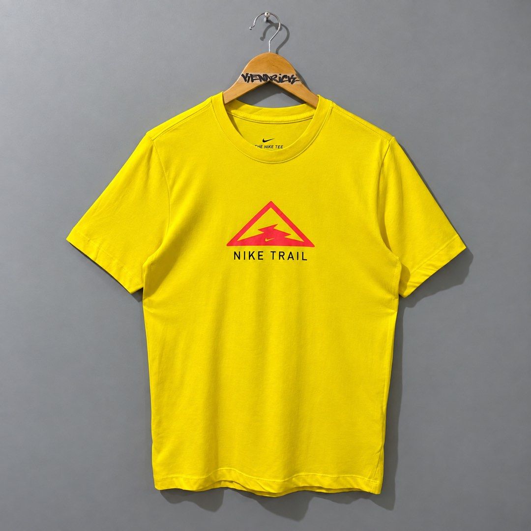 Nike Dry Trail Speed Running Tee (Category: Activewear) located in Makati City. Submitted by kendrickstuffs (Listing ID 1464542284, Image 1). Description: Nike Dry Trail Speed Running Tee Medium ontags 20' width pit to pit 28' length No issue Verygood condition 700 only.