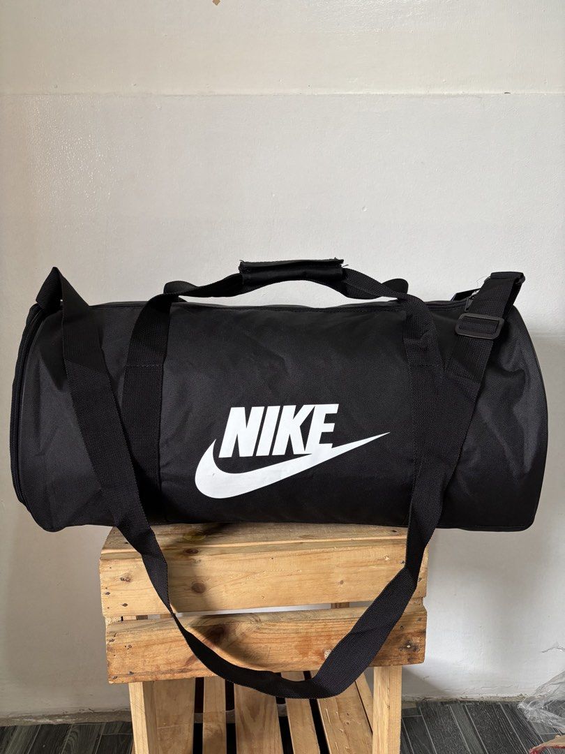 Nike duffle bag (Category: Sling Bags) located in Davao. Submitted by truepenguin_f2a806 (Listing ID 1464526419, Image 1). Description: Brandnew ✅ Authentic ✅ Gym bag✅ Spacious ‼️ What you see is what you get ✅ We ship nationwide ‼️ .