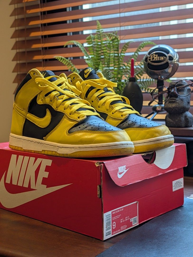 Nike Dunk High SP 'Varsity Maize' Black Yellow (Category: Sneakers) located in Pasay City. Submitted by bottomdrawermnl (Listing ID 1464439027, Image 1). Description: - Nike Dunk High SP Varsity Maize - Colorway: Varsity Maize (Black/Yellow) - Size: US Men's 9 - Condition: 8.5/10 comes with original box - Style: Classic high-top silhouette - Perfect addition to any sneaker collection .