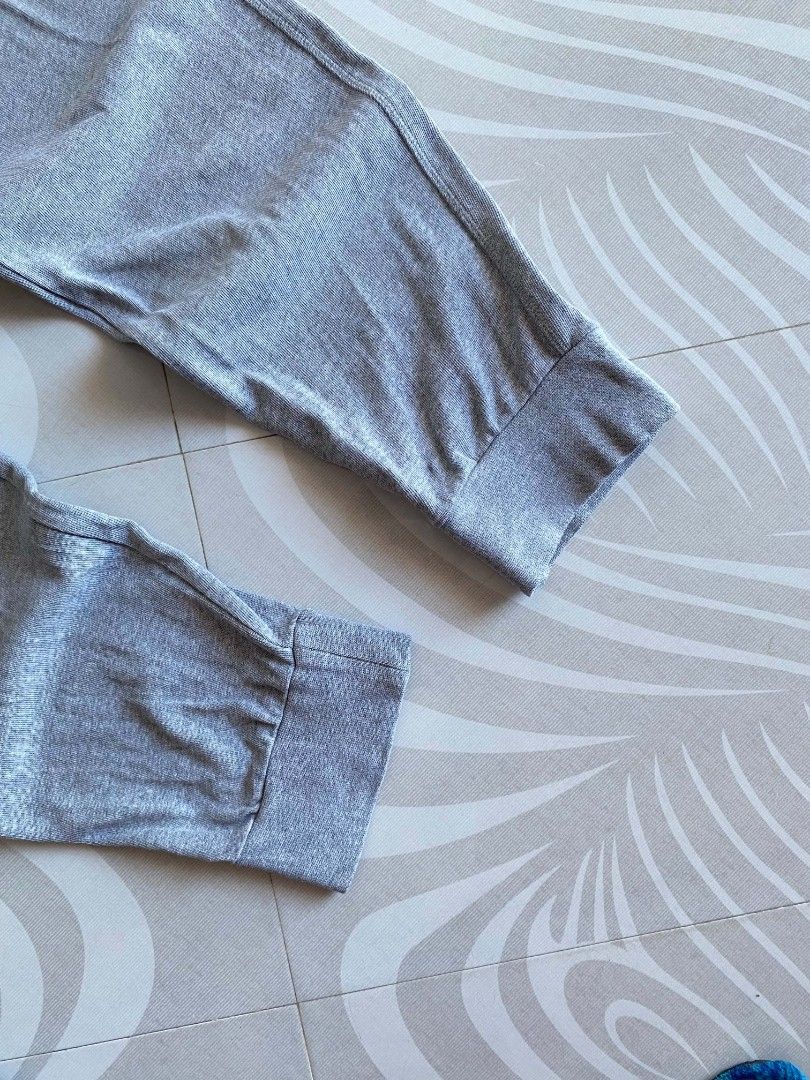Nike Grey Jogger Sweatpants Size M (Category: Joggers) located in Angeles City. Submitted by dathrifthaven (Listing ID 1464509261, Image 3). Description: Nike M on tag As new Authentic Dimes: Waist: 28 up to 40 (with drawstring) Length: 39 Thigh: 12.5 Hem: 5.5 Mine: ₱879 + shipping fee.