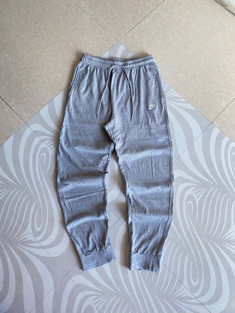 Nike Grey Jogger Sweatpants Size M (Category: Joggers) located in Angeles City. Submitted by dathrifthaven (Listing ID 1464509261, Image 1). Description: Nike M on tag As new Authentic Dimes: Waist: 28 up to 40 (with drawstring) Length: 39 Thigh: 12.5 Hem: 5.5 Mine: ₱879 + shipping fee.