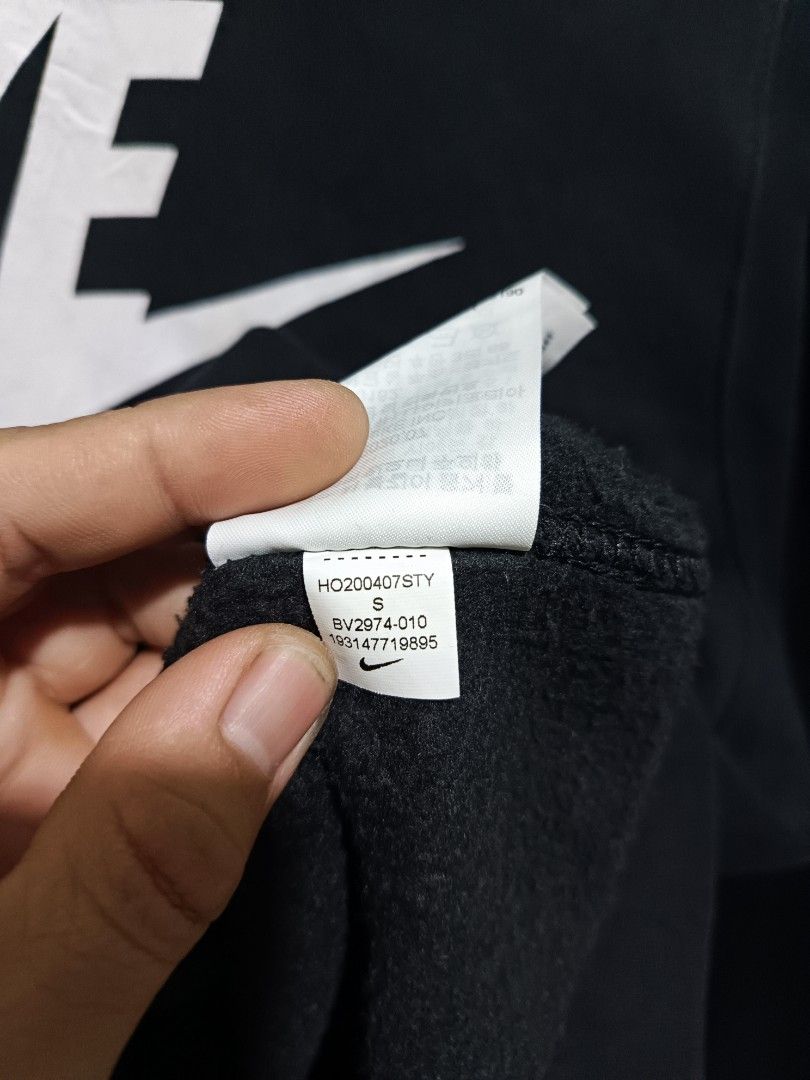 NIKE HOODIE (Category: Hoodies) located in Manila. Submitted by mixthrift042023 (Listing ID 1464494256, Image 3). Description: ▪️SIZE - LARGE ▪️DIMES - 22X27 ▪️CONDITION - EXCELLENT ▪️COLOR RATE - 9/10 ▪️ISSUE/FLAWS❌ ▪️ COMPLETE TAGS DIRECT MESSAGE PAG MAY GUSTO KAYO MGA BRO🔥💪 ❗️Note: Bawal mag mine ang walang time mag bayad. 𝗟𝗘𝗧'𝗦 𝗥𝗘𝗦𝗣𝗘𝗖𝗧 𝗘𝗔𝗖𝗛 𝗢𝗧𝗛𝗘𝗥'𝗦 𝗧𝗜𝗠𝗘 𝗔𝗡𝗗 𝗘𝗙𝗙𝗢𝗥𝗧𝗦 𝗣𝗢🙌🏻 DISCLAIMER: MIX THRIFT is not as