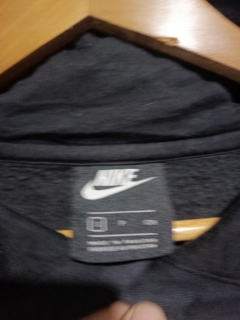 NIKE HOODIE (Category: Hoodies) located in Manila. Submitted by mixthrift042023 (Listing ID 1464494256, Image 2). Description: ▪️SIZE - LARGE ▪️DIMES - 22X27 ▪️CONDITION - EXCELLENT ▪️COLOR RATE - 9/10 ▪️ISSUE/FLAWS❌ ▪️ COMPLETE TAGS DIRECT MESSAGE PAG MAY GUSTO KAYO MGA BRO🔥💪 ❗️Note: Bawal mag mine ang walang time mag bayad. 𝗟𝗘𝗧'𝗦 𝗥𝗘𝗦𝗣𝗘𝗖𝗧 𝗘𝗔𝗖𝗛 𝗢𝗧𝗛𝗘𝗥'𝗦 𝗧𝗜𝗠𝗘 𝗔𝗡𝗗 𝗘𝗙𝗙𝗢𝗥𝗧𝗦 𝗣𝗢🙌🏻 DISCLAIMER: MIX THRIFT is not as