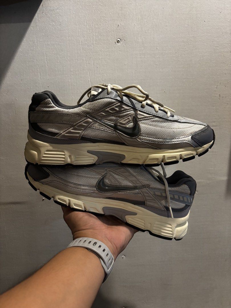 Nike Initiator “Light Bone/Smoke Grey” (Category: Sneakers) located in Valencia. Submitted by bukidthrift (Listing ID 1464458889, Image 3). Description: SIZE 10 US | 9 UK | 44 EUR | 28 CM EXCELLENT CONDITION NOTE: THRIFTED PAIR ONLY. PLEASE MANAGE YOUR EXPECTATIONS. PAYMENT FIRST ✅ NO COD/COP ❌ MOP - GOTYME BANK/GCASH 💳 BUKIDNON MINDANAO LOC 📍.