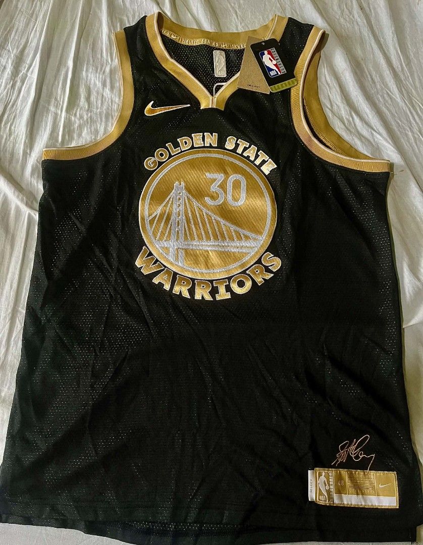 Nike jersey Stephen curry swingman black (Category: Activewear) located in Malabon City. Submitted by bugoy18 (Listing ID 1464363624, Image 1). Description: Nike jersey Stephen curry swingman black size 48 bnew.