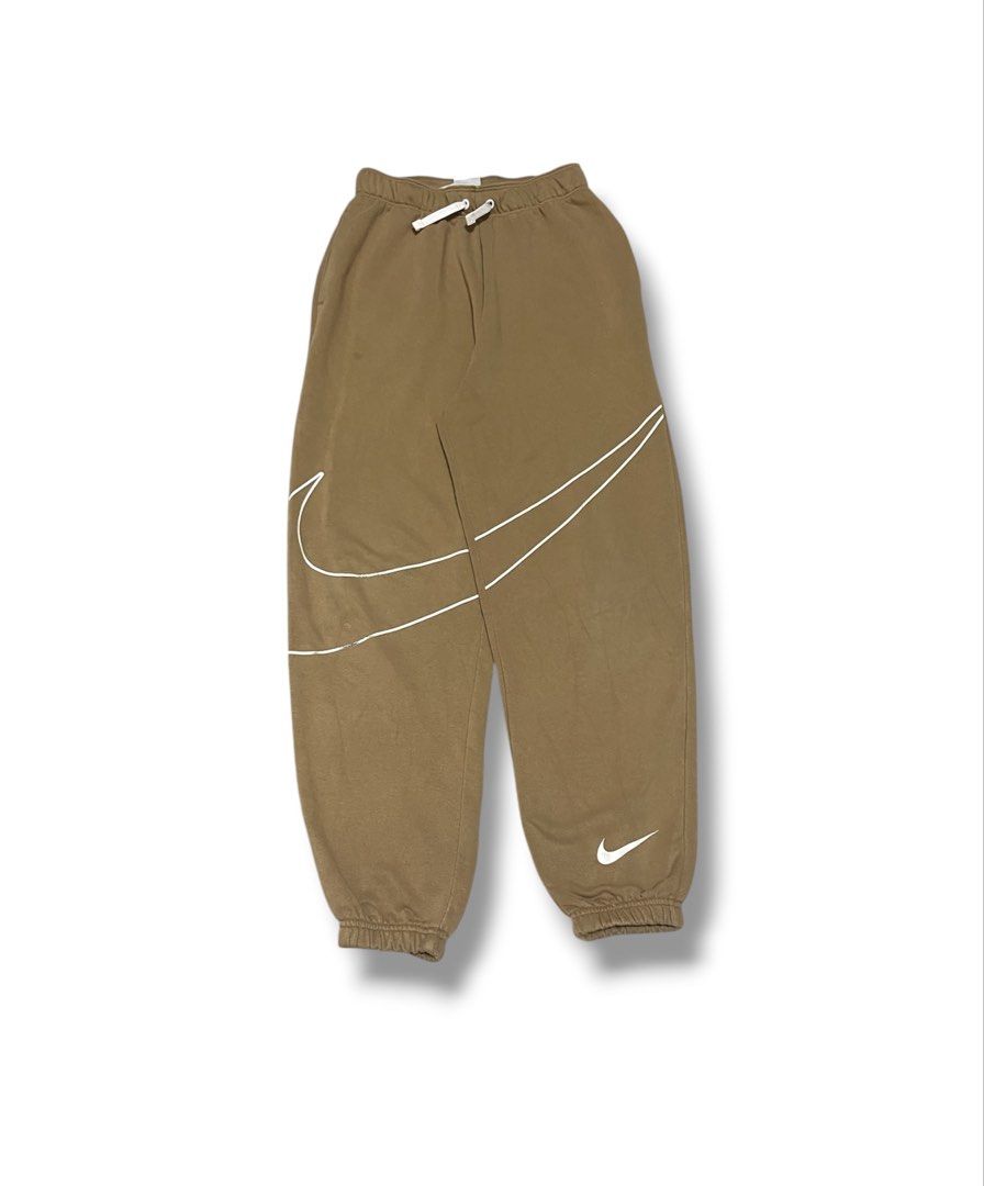 Nike Joggers (Category: Joggers) located in Bulacan. Submitted by sanjisthrift (Listing ID 1464492699, Image 1). Description: Width 22-26 Length 36 Good Condition 9/10 Issues nasa pic.