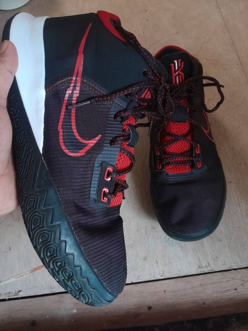 Nike Kyrie Flytrap 4 Black University Red (Category: Sneakers) located in Calamba. Submitted by ysabellascloset17 (Listing ID 1464570139, Image 1). Description: - Nike Kyrie 7 Basketball Shoes - Colorway: Black and Red - Size: US 9.5 (EUR 43, CM 27.5) - Ideal for playing basketball - Please check photos for detailed condition.