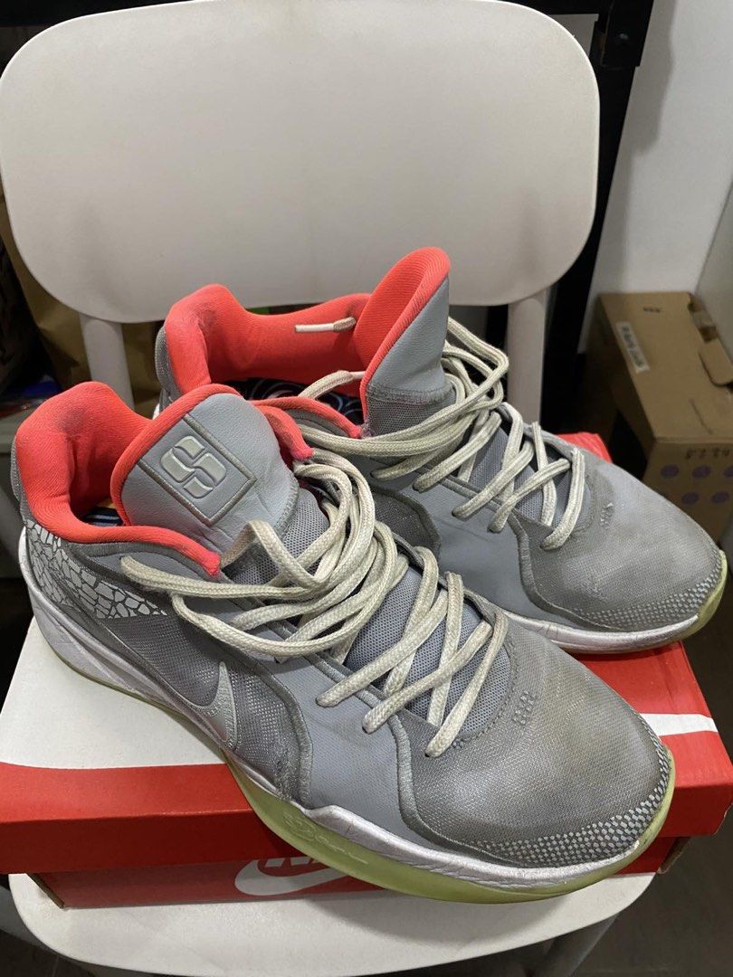 Nike Sabrina 2 By You / Customize (Category: Sneakers) located in Quezon City. Submitted by mikaelalucila (Listing ID 1464432782, Image 1). Description: - Nike Sabrina 2 - Color: Grey and Coral - Size to women: US 10 / UK 7.5 / EUR 42 - Size to men: US 8.5 to 9 - Ideal for basketball or casual wear - NEED CLEANING .