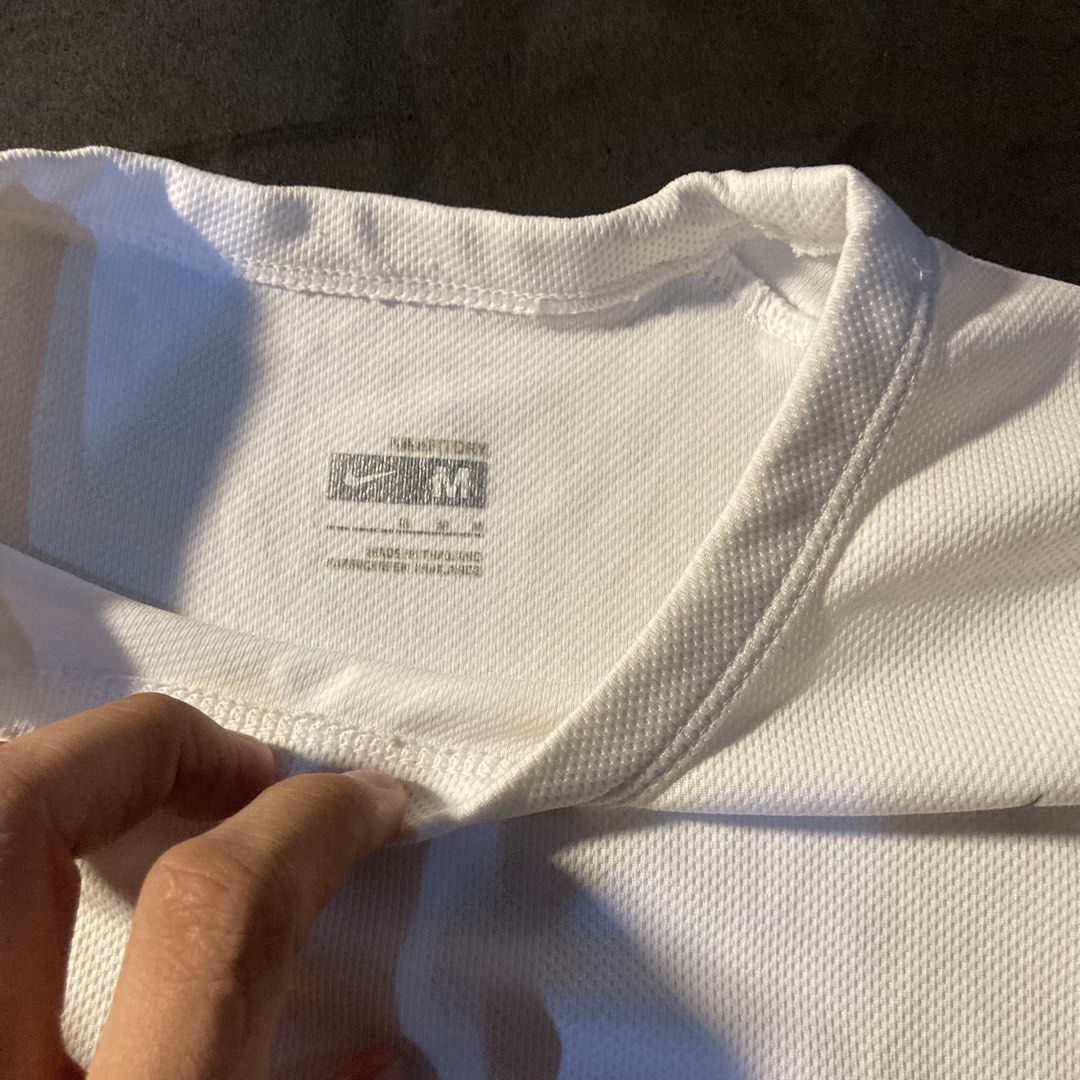 NIKE LONG SLEEVES (Category: Coats, Jackets and Outerwear) located in San Pablo. Submitted by 3tresfinds (Listing ID 1464487427, Image 3). Description: .