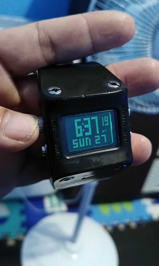 Nike mettle Chisel ( Rare ) (Category: Men's Watches) located in Cavite. Submitted by zildian (Listing ID 1464414221, Image 1). Description: Working... nawalan ung ung rubber na 2nd lock nya ung sinusuksok😆 pm nalng sa interested thanks..