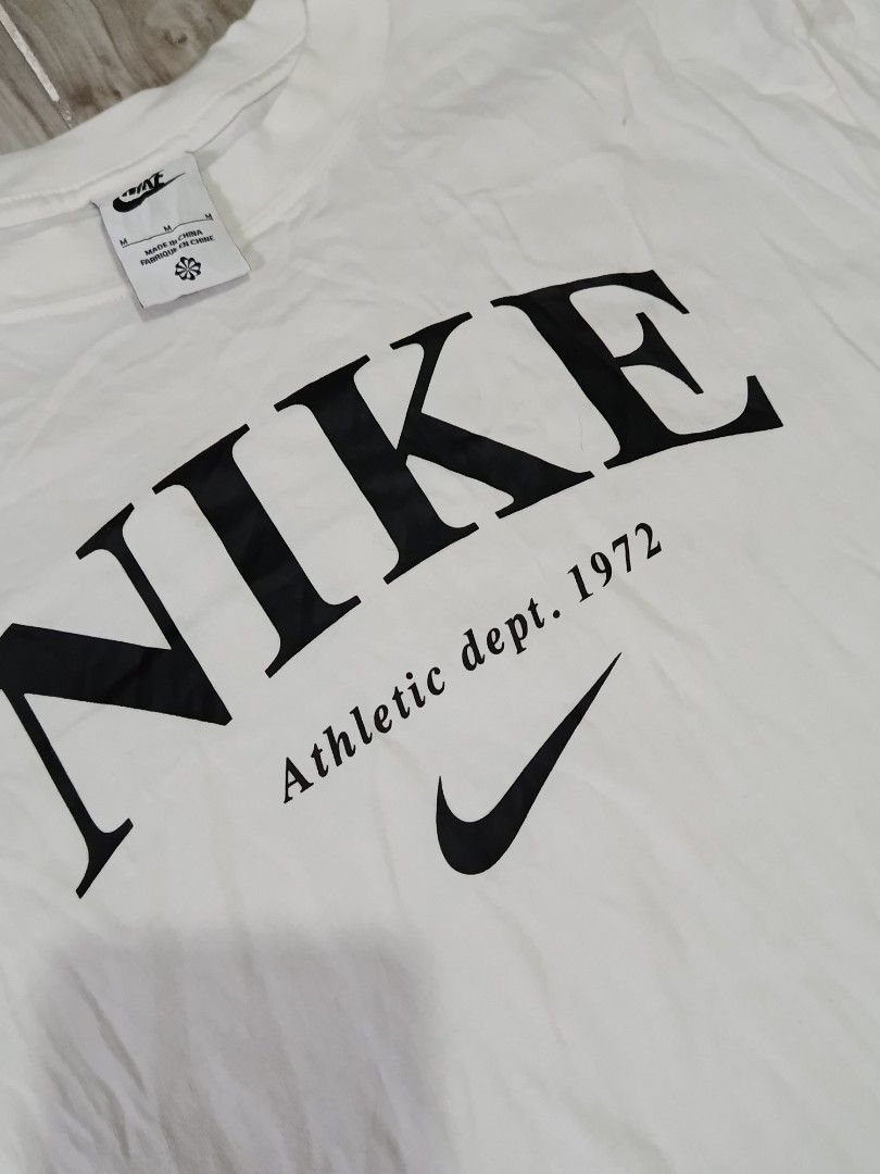 NIKE MID LOGO DRESS TSHIRT (freeshipping) (Category: Dresses) located in Quezon City. Submitted by gyl-stop (Listing ID 1464532618, Image 3). Description: free shipping 19.5 x 32.5 excellent condi cr: 9.8/10 issue: dot black stain di halata.
