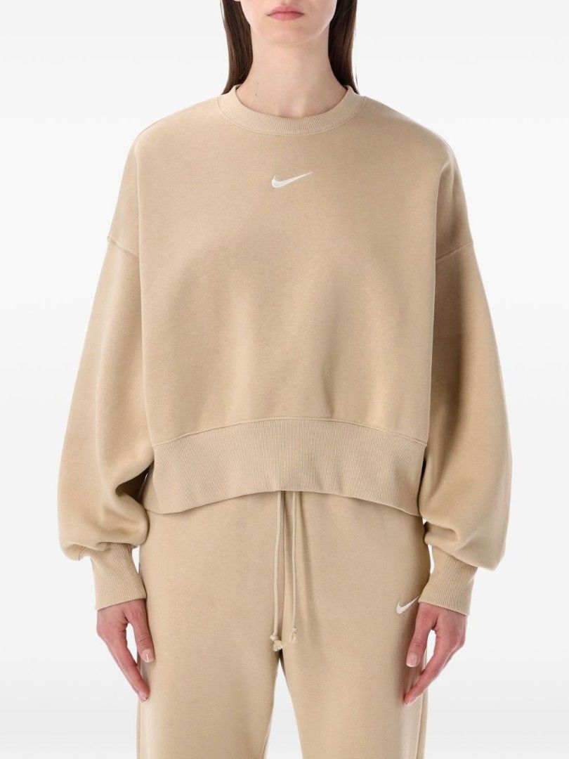 Nike Mid Swoosh Crew Neck Sweatshirt (Category: Coats, Jackets and Outerwear) located in Orani. Submitted by odi_thrift (Listing ID 1464382937, Image 2). Description: .