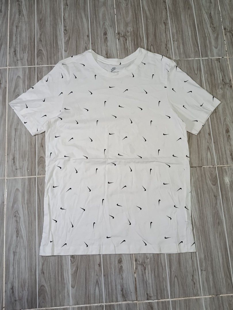 NIKE MULTI SWOOSH LOGO TSHIRT (freeshipping) (Category: Tshirts & Polo Shirts ) located in Quezon City. Submitted by gyl-stop (Listing ID 1464531703, Image 1). Description: free shipping 20 x 28.5 excellent condi cr: 9.8/10 issue: none.