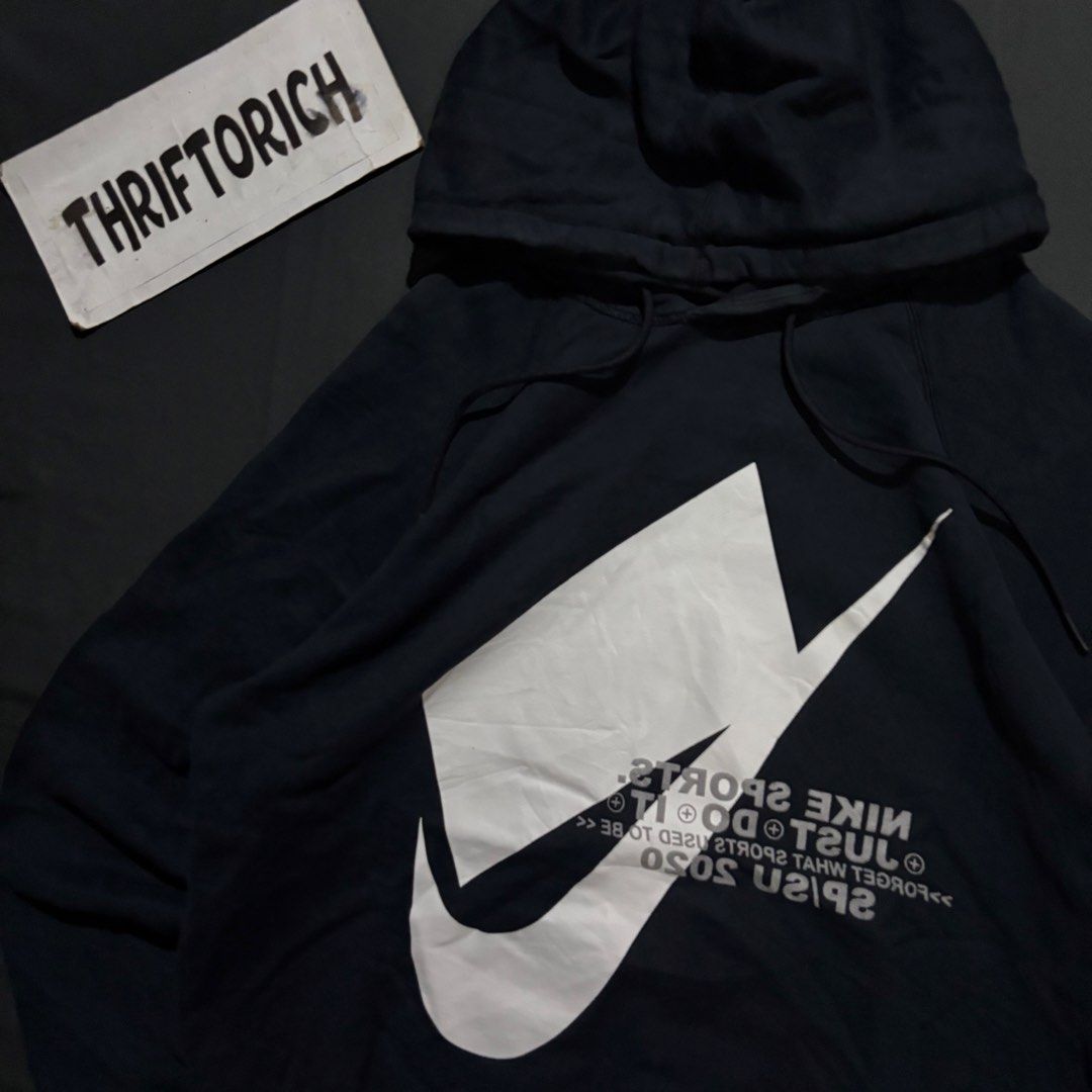 NIKE NSW BLACK HOODIE (Category: Hoodies) located in Taytay. Submitted by dwinsapparel (Listing ID 1464455960, Image 2). Description: NIKE NSW BLACK HOODIE W-25 L-28 EXCELLENT CONDITION NEED WASH COMPLETE TAGS.
