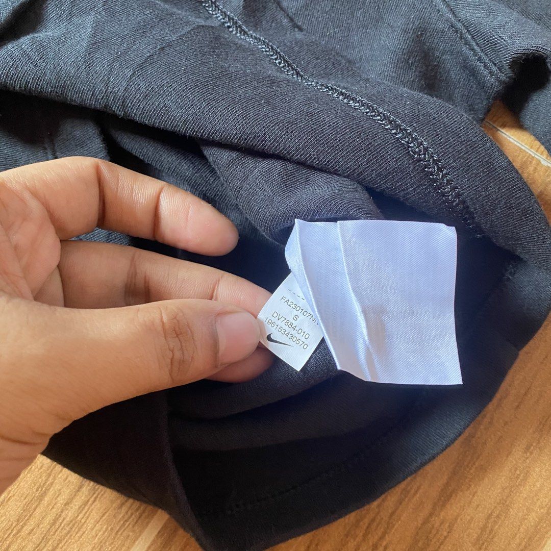 Nike polo crop top (Category: Others Tops) located in Paete. Submitted by fat.archives (Listing ID 1464398512, Image 3). Description: Dimes Bust 17 Length 17 +sf.
