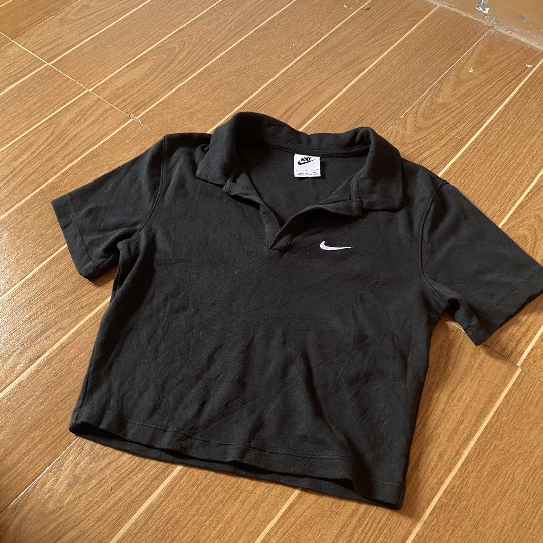 Nike polo crop top (Category: Others Tops) located in Paete. Submitted by fat.archives (Listing ID 1464398512, Image 1). Description: Dimes Bust 17 Length 17 +sf.
