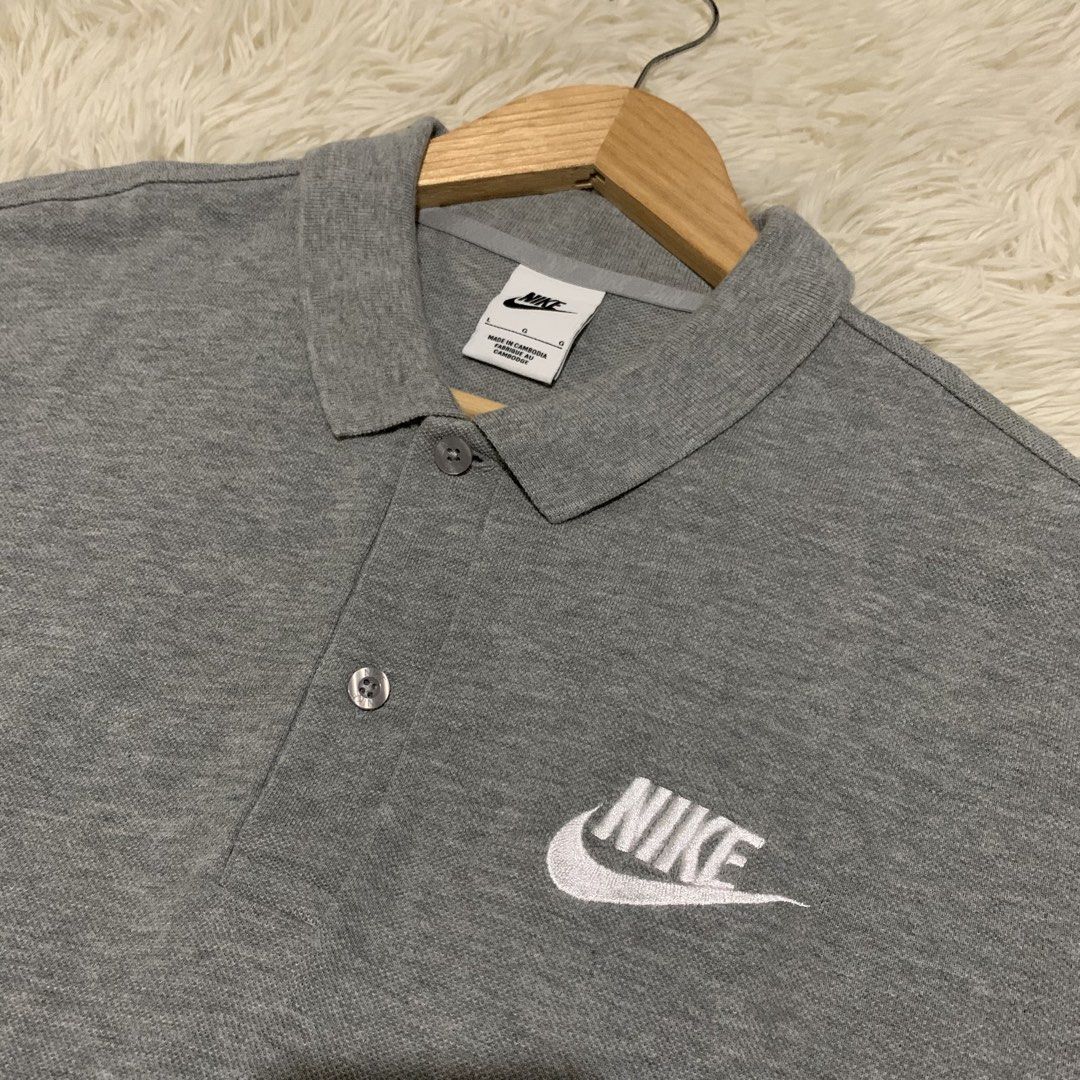NIKE POLO EMBROID LOGO (Category: Tshirts & Polo Shirts ) located in Manila. Submitted by g00d_thrift (Listing ID 1464475214, Image 2). Description: LARGE ADULT WIDTH 20-21 LENGTH 29 NO ISSUE BRANDNEW CONDITION.