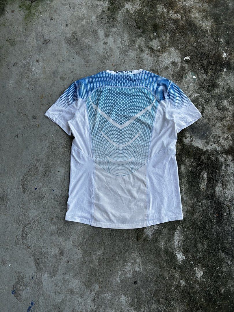 Nike Pro Hypercool Max Fitted (Category: Tshirts & Polo Shirts ) located in Balanga. Submitted by nothingtohold.co (Listing ID 1464517676, Image 3). Description: Nike Pro Hypercool Max Fitted Medium on tag | 19 width | 27 length | 9.5 condition Issue: one small run Gcash | jnt | bataan Vouch~vc.