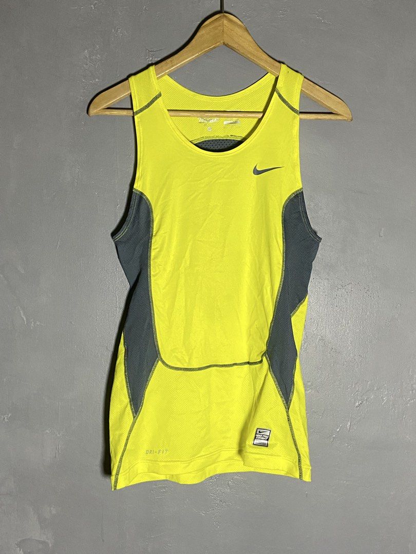 Nike pro tank (Category: Activewear) located in Cabuyao City. Submitted by chukz_x (Listing ID 1464535415, Image 1). Description: Nike pro tank Size : Medium Dimes : 15W 26L Condition : like new Issue : none Price : 850 📍READY TO WEAR 📍Cabuyao Laguna.