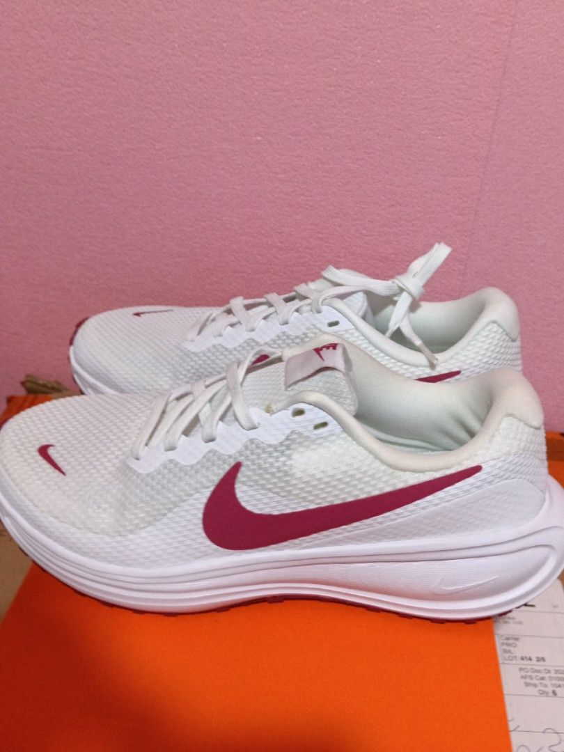 Nike Revolution 8 (Category: Activewear) located in Cavite. Submitted by purplepink30 (Listing ID 1464434719, Image 2). Description: Shopworn.