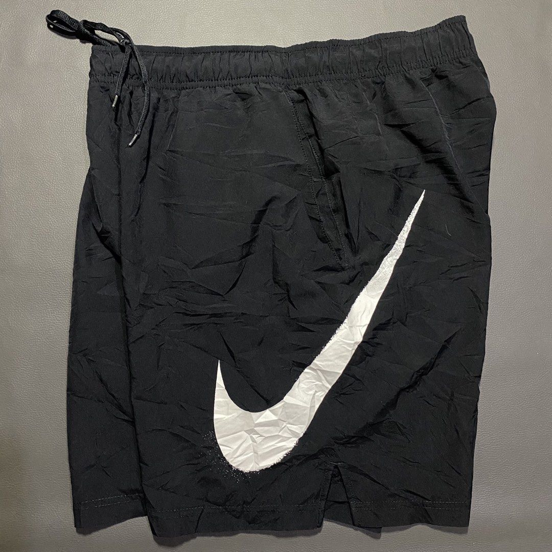 Nike running big side swoosh dri-fit (Category: Activewear) located in Trento. Submitted by estilounico02 (Listing ID 1464378330, Image 1). Description: Size m No issue Excellent condition .