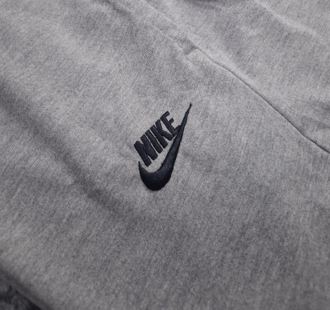 Nike Standard Fit Grey Shorts Size L (Category: Shorts) located in Sorsogon. Submitted by johnmichae69459 (Listing ID 1464499421, Image 2). Description: - Grey Nike shorts - Standard fit - Size L (fits 147-158cm) - 26 to 30 waistline - 18 lenght - Made in Cambodia - Elastic waistband with drawstring - Simple and comfy for everyday wear.