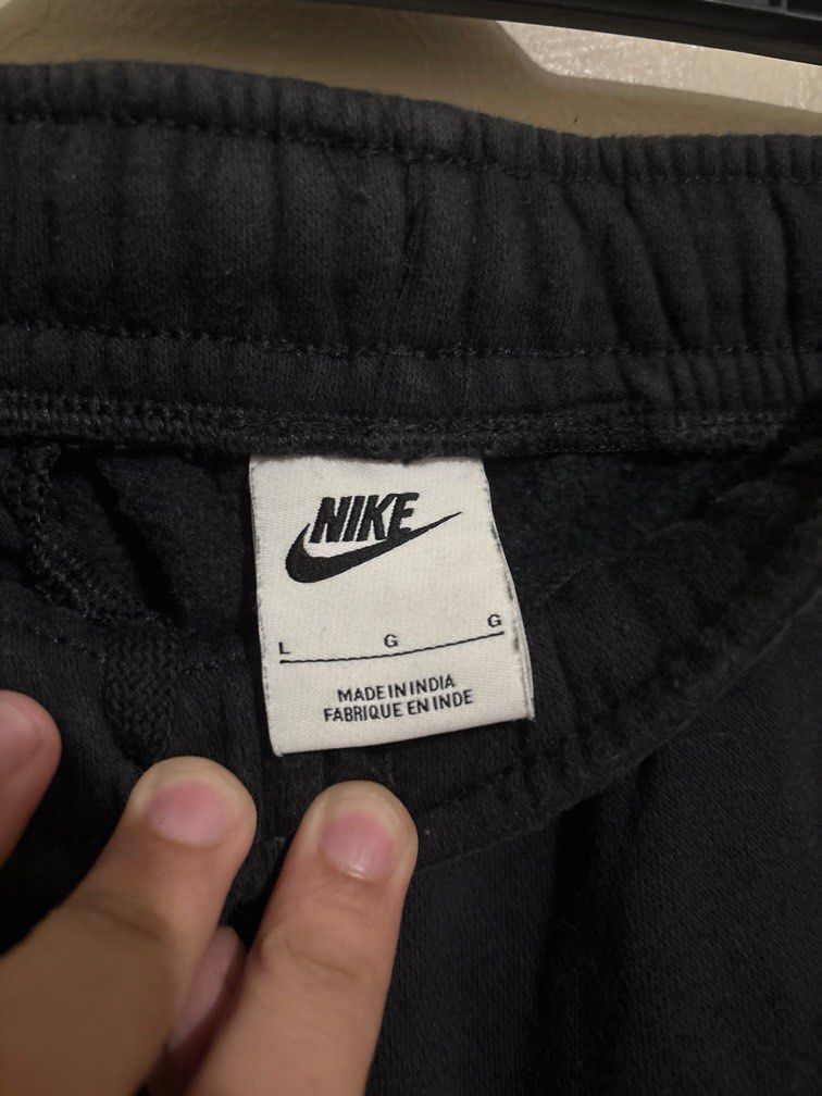 Nike Sweatpants (Category: Joggers) located in Muntinlupa City. Submitted by owrayttttt (Listing ID 1464485226, Image 3). Description: - Authentic Nike Sweatpants - Waistline 30-36 - Length 38 - Complete tags - No issue - Free shipping via j&t.