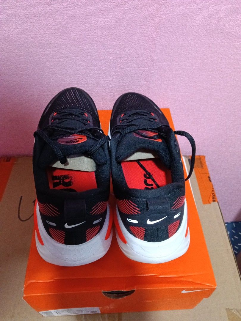 Nike Vomero 18 (Category: Activewear) located in Cavite. Submitted by purplepink30 (Listing ID 1464484148, Image 3). Description: Shopworn Store display left side.please see last photos.