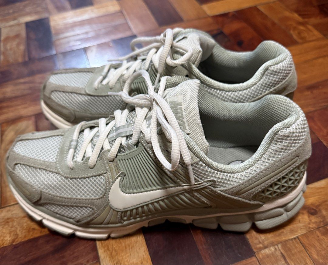 Nike Vomero 5 Jade Green (Category: Sneakers) located in Quezon City. Submitted by fsjehu7y (Listing ID 1464531568, Image 3). Description: Authentic w/ box Nike Vomero 5 Mesh & suede. Comfy cushioning for running or casual style..