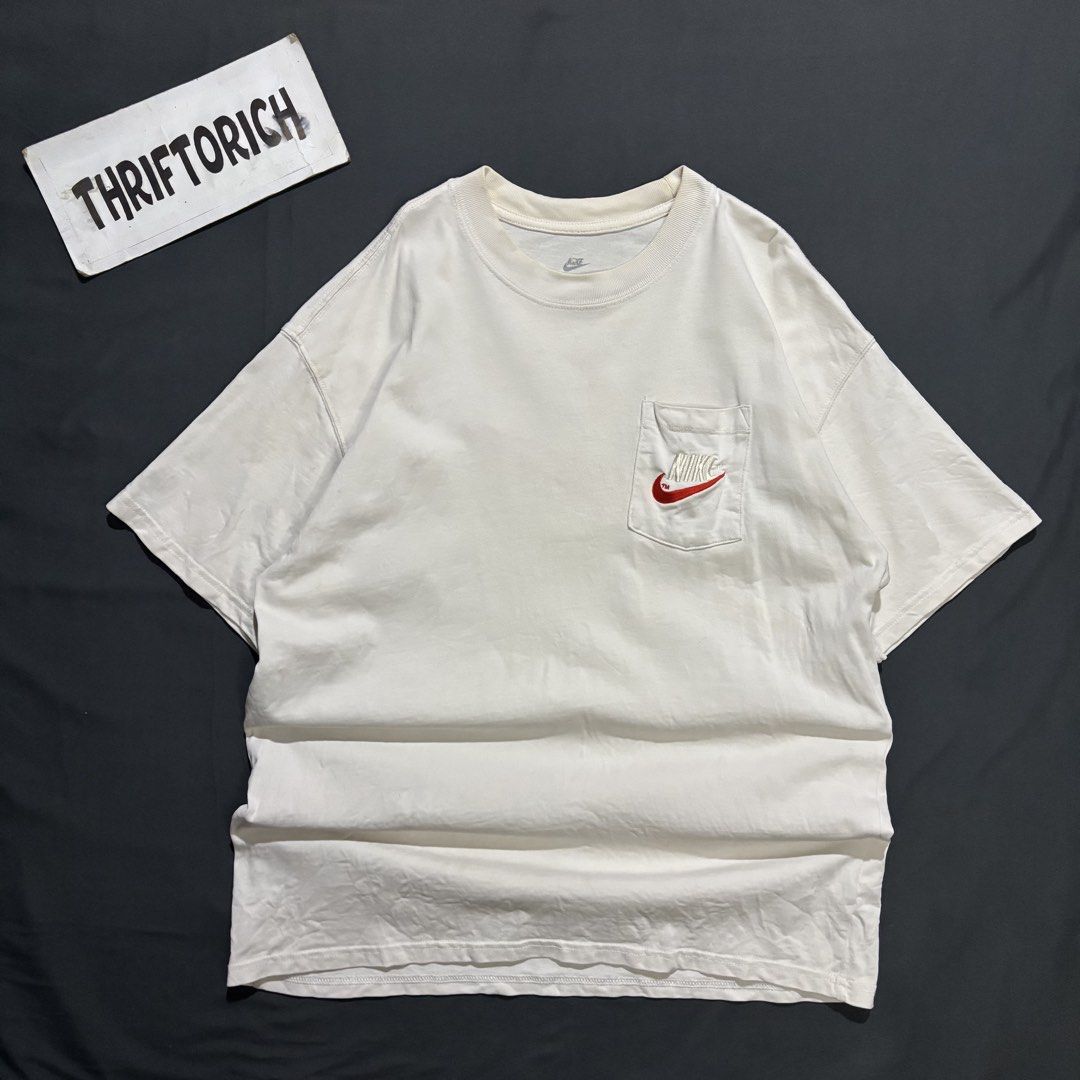 NIKE WHITE POCKETE TEE (Category: Tshirts & Polo Shirts ) located in Taytay. Submitted by dwinsapparel (Listing ID 1464461757, Image 1). Description: NIKE POCKET TEE WHITE SHIRT W-22.5 L-29 EXCELLENT CONDITION NEED WASH COMPLETE TAGS.