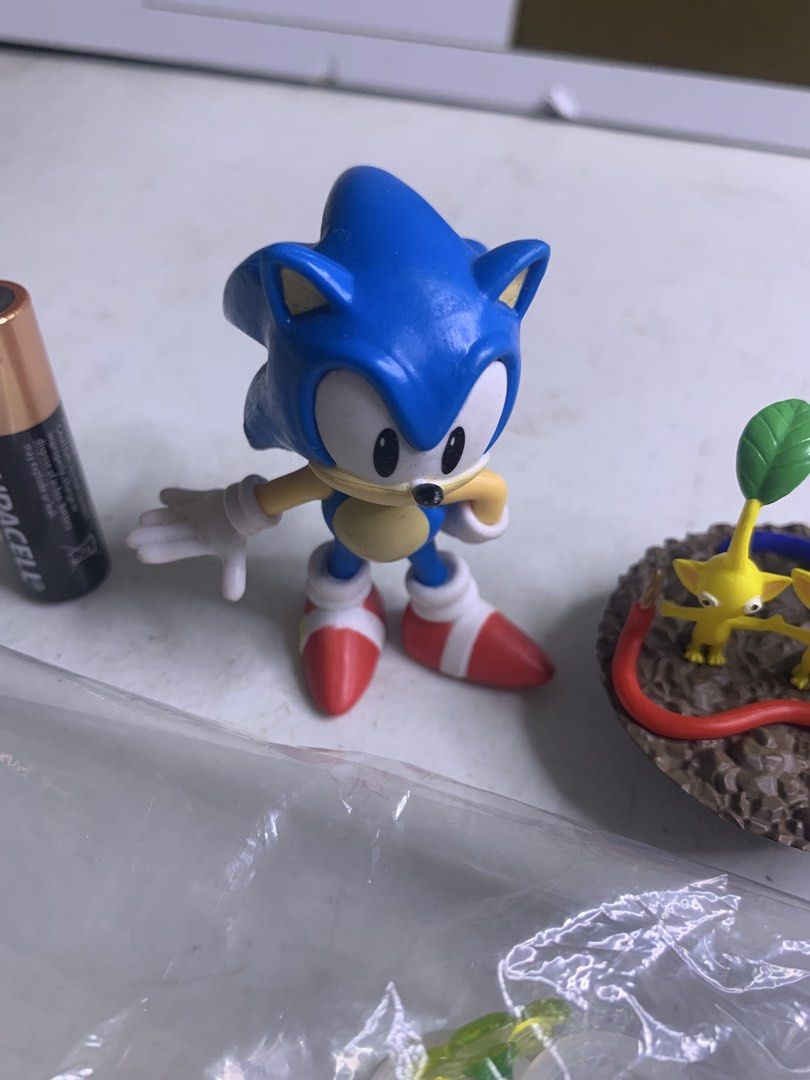 Nintendo Characters - Sonic / Kirby - Assorted (Category: Kids Toys) located in Carmona. Submitted by bihira (Listing ID 1464378693, Image 2). Description: Nintendo Characters - Sonic / Kirby - Assorted - WYSIWYG - As is - Bundle - Authentic Nintendo Merch.
