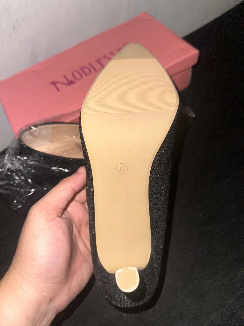 Noblesse Black Glitter Stiletto Heels (Category: Heels) located in Caloocan City. Submitted by ashy.janey.06 (Listing ID 1464397941, Image 3). Description: BRANDNEW - Noblesse black glitter heels - Size 39 Loc Tondo Manila.
