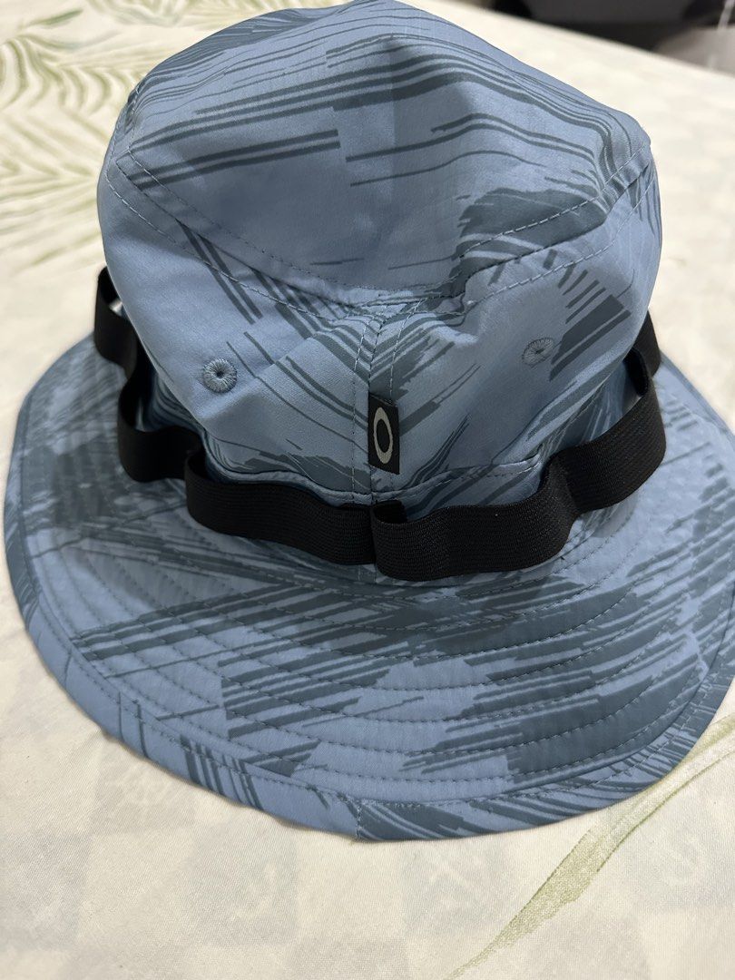 Oakley bucket hat (Category: Hats & Beanies) located in Quezon City. Submitted by sheen_pagayon (Listing ID 1464359928, Image 2). Description: Brand new 2pcs onhand.