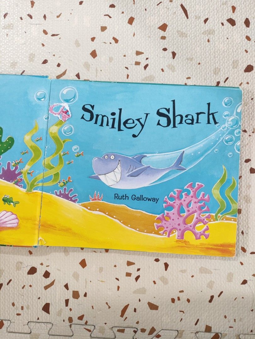 Ocean Book 🦈🐠 (Category: Children's Books) located in Taguig. Submitted by cleanupmomma (Listing ID 1464371644, Image 3). Description: Please take time to read ❤️ Mark & Spencer two stories in one book nice stories 😀 complete pages flaw:flimsy spine hardbound wyiwyg.