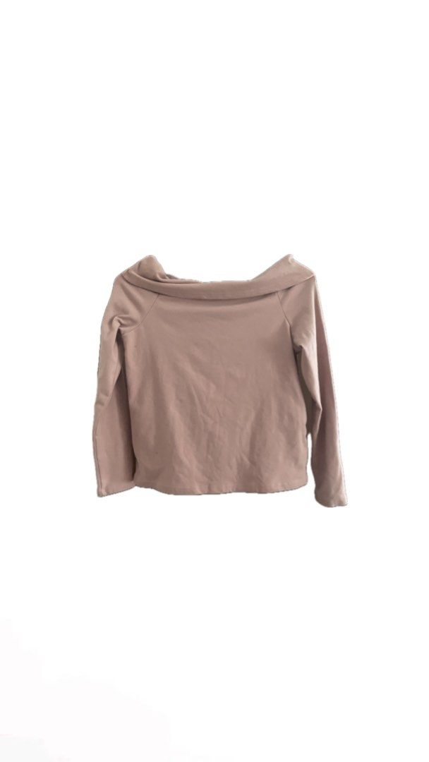 OFFSHOULDER TOP (Category: Longsleeves) located in Alor Setar. Submitted by quakka_al (Listing ID 1464490635, Image 1). Description: .